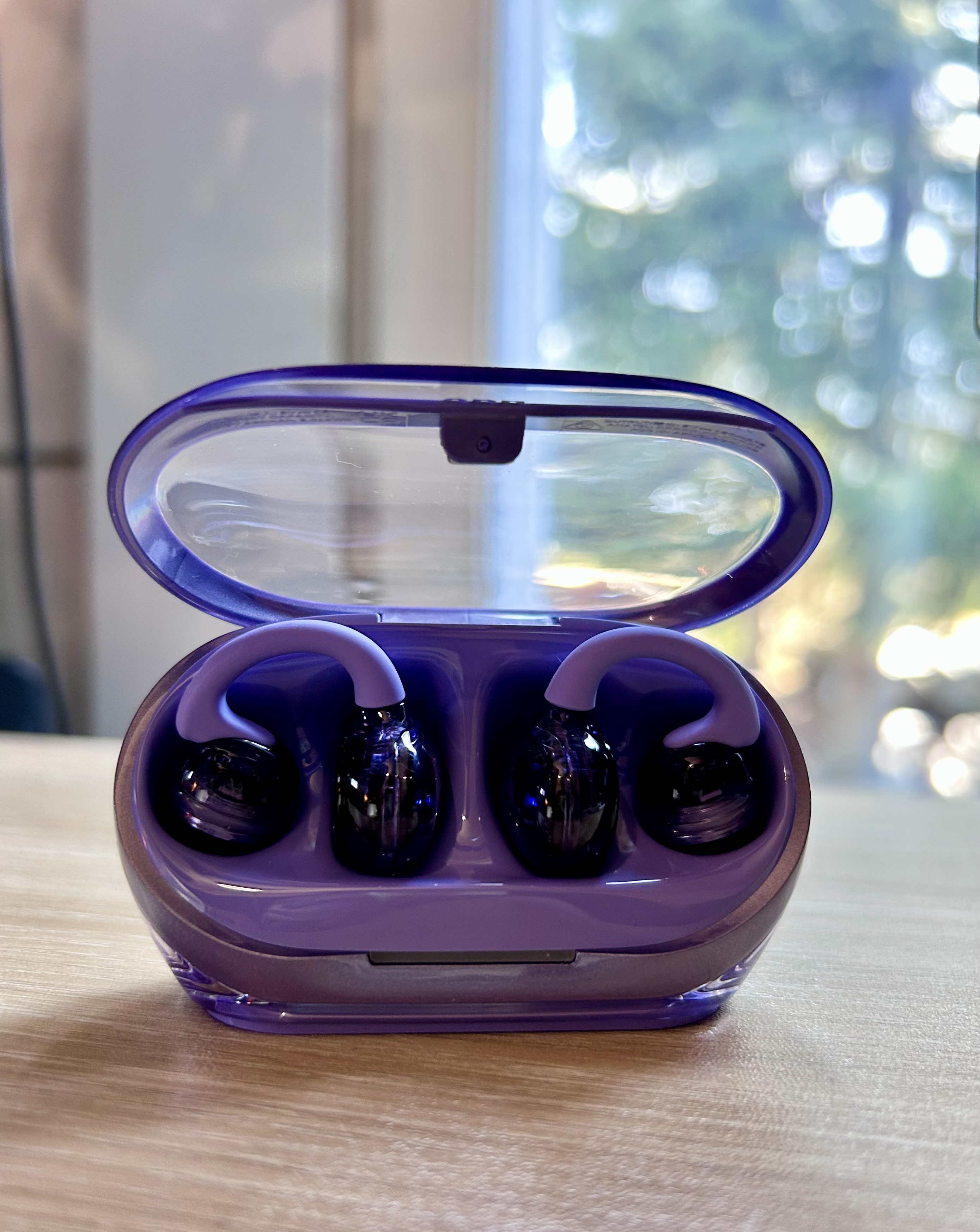 jbl soundgear clips kuulokkeet, kotelossa