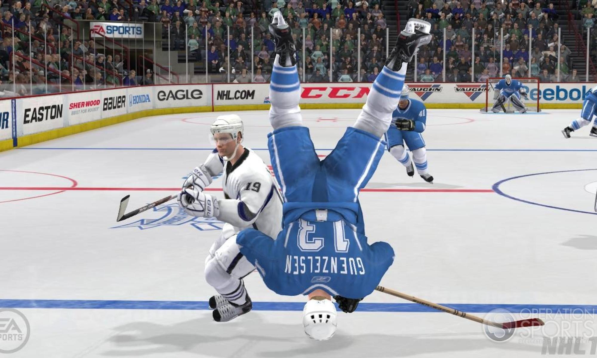 NHL 12, pelaaja pää alaspäin