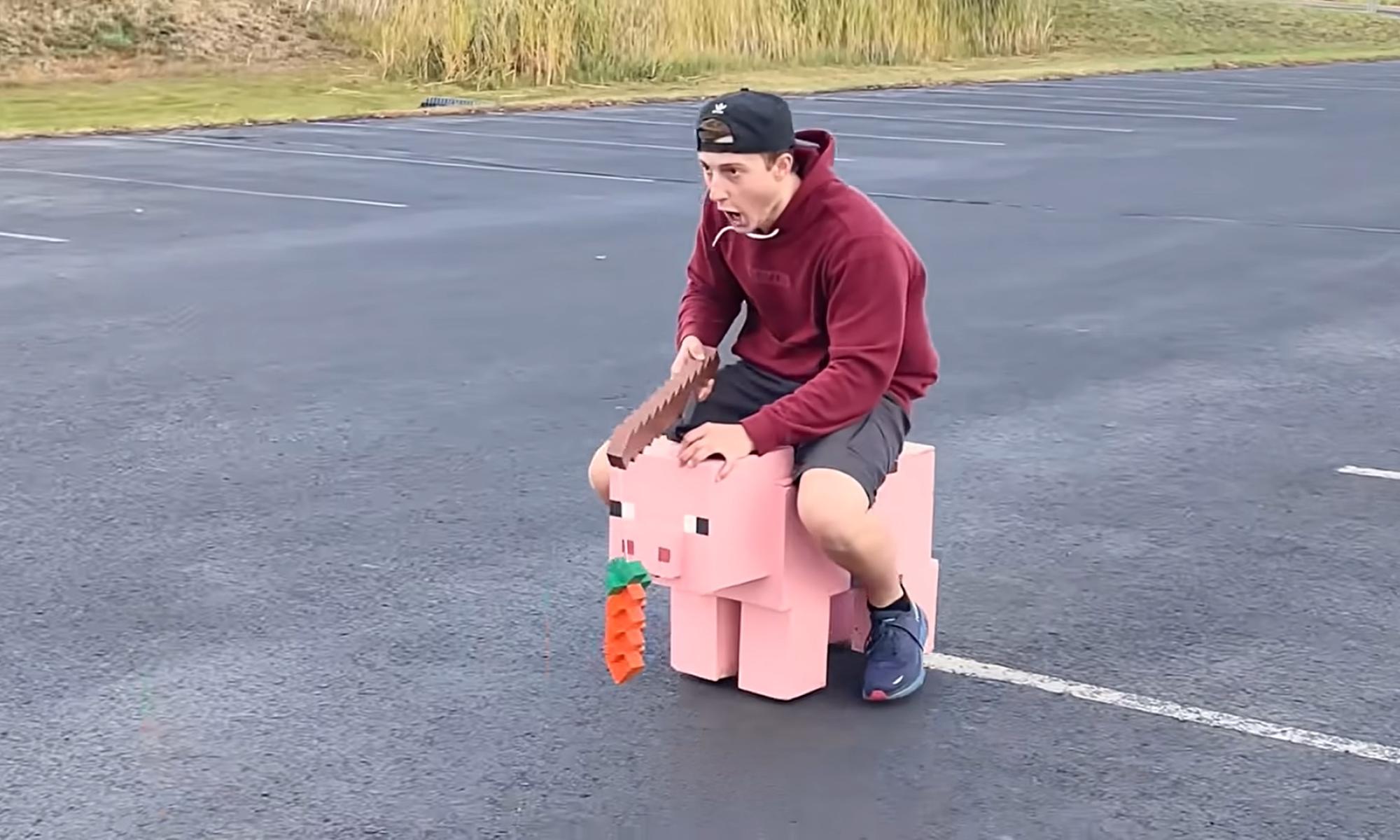 Electo ja Minecraft-possuajokki