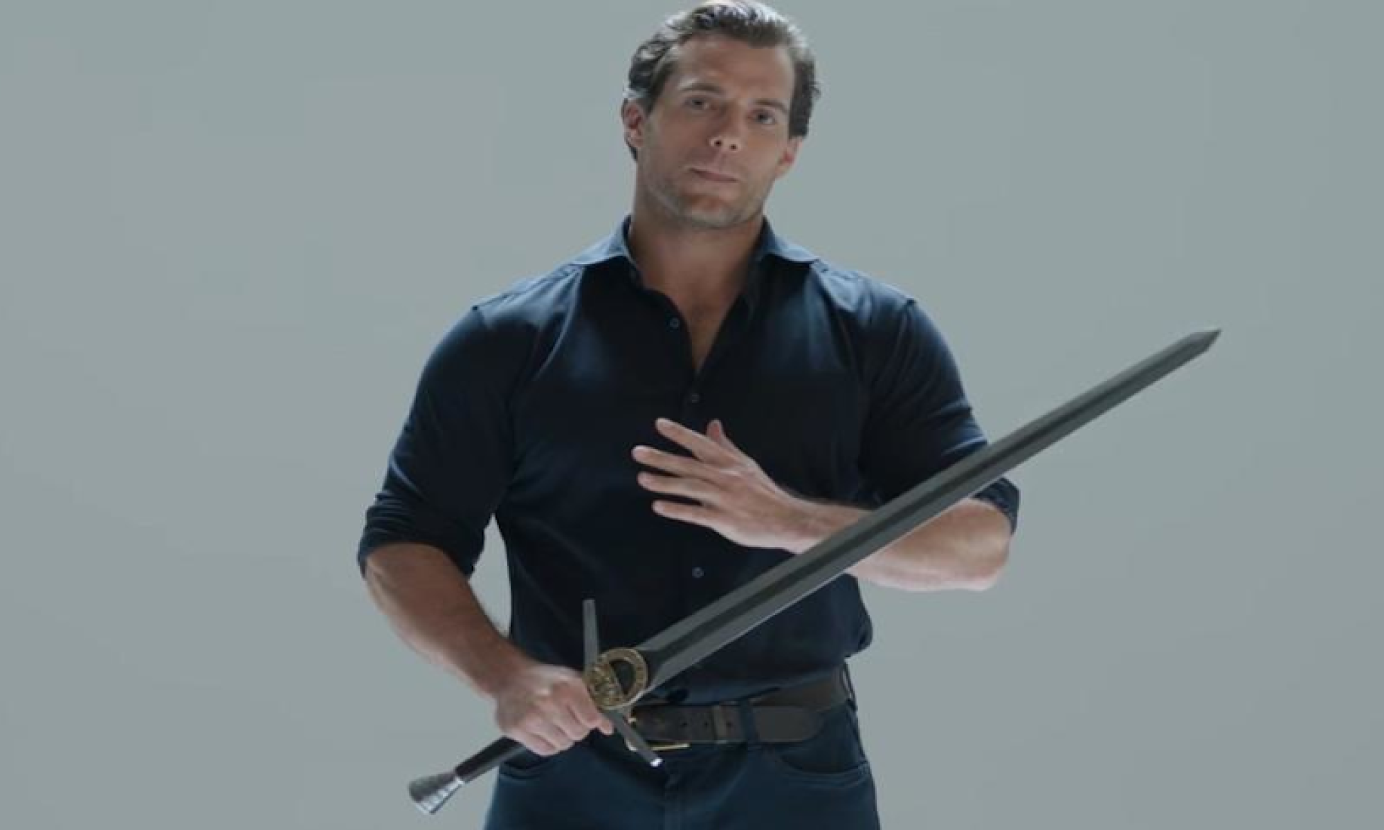 henry cavill sword.png