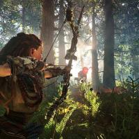 Aloy ampumassa jousella (Horizon: Zero Dawn)
