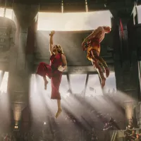Ken (Noah Centino) pistää pataan Dahlsimille (Vidyut Jammwal) elokuvassa Street Fighter