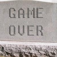 Game Over -teksti hautakivessä