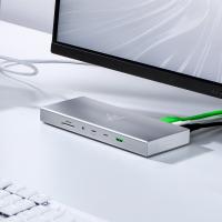 Razer USB 4 Dock: nostokuva