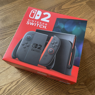 Nintendo Switch 2 laatikossaan