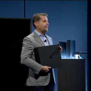 Andrew House esitteli uutta PS4 Pro -konsolia