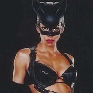 Catwoman-sarjakuvasta elokuva ja peli