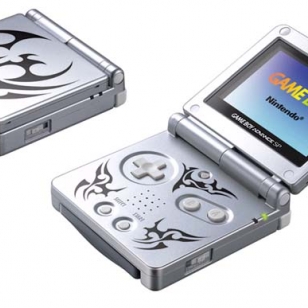Game Boy Advance SP:lle uudet kuoret