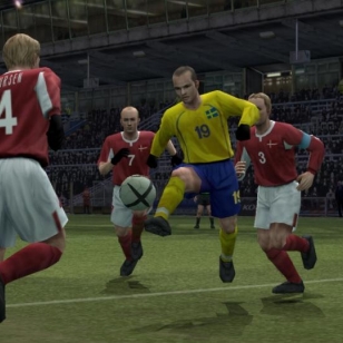 Uusia kuvia Pro Evolution Soccer 4:stä