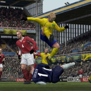 Uusia kuvia Pro Evolution Soccer 4:stä
