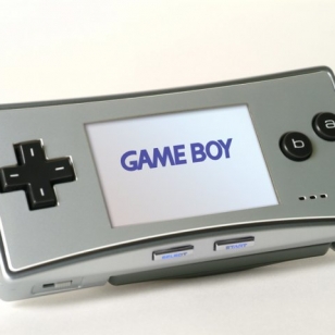 E3 2005: Uusi, minikokoinen Game Boy Micro