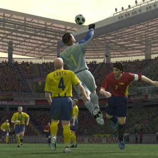 PES 5:n ekat kuvat