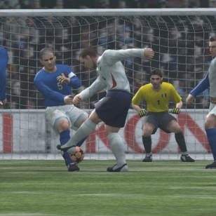PES 5:n ekat kuvat