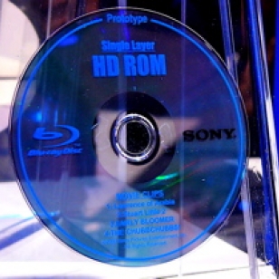 Sony ja Toshiba luopuvat yhteisestä DVD-formaatista