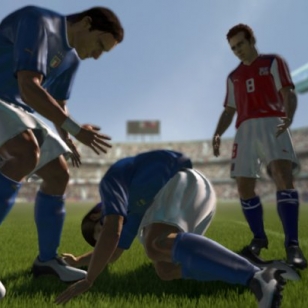 X05: Roppakaupalla kuvia Xbox 360:n FIFA 06:sta