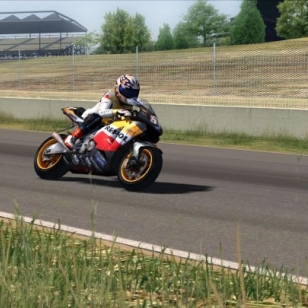 X05: MotoGP kaasuttelee Xbox 360:lle