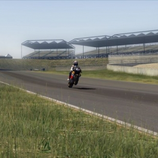 X05: MotoGP kaasuttelee Xbox 360:lle