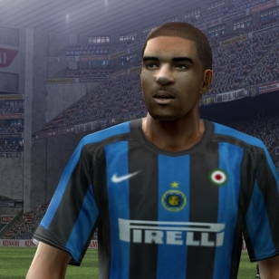 Adriano PES6:n kanteen