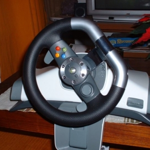 Xbox 360 Wireless Racing Wheel - kauan odotettu ratti testissä