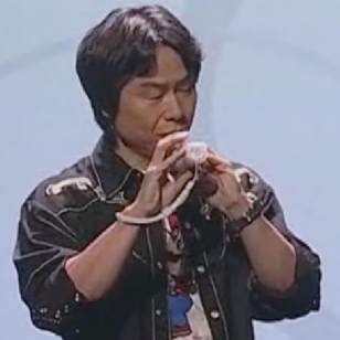 Miyamoto puhuu japanilaisille pelinkehittäjille