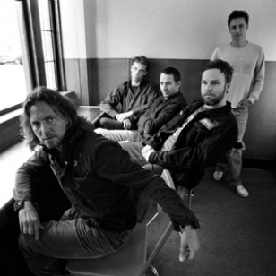 Pearl Jamilla meneillään Rock Band -projekti