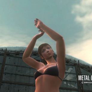 Metal Gear Online typyt nyt bikinitopeissa