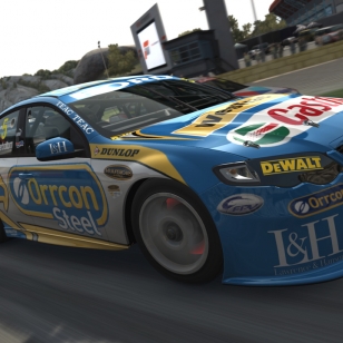 Kuvissa Forza 3:n V8 Supercar -kaarat
