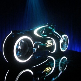 Disney-tuottaja lipsautti uuden Tron-pelin julkisuuteen?