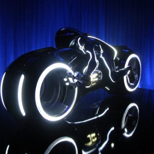 Disney-tuottaja lipsautti uuden Tron-pelin julkisuuteen?