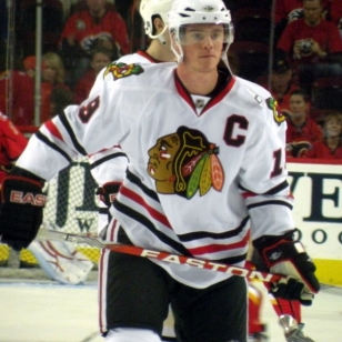 Jonathan Toews NHL 11:n kanteen