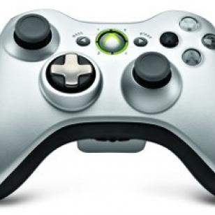 Testissä Xbox 360:n hopeanharmaa ohjain