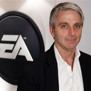 EA:n toimitusjohtaja John Riccitello luopuu tehtävästään