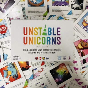 Unstable Unicorns korttipeli arvostelu