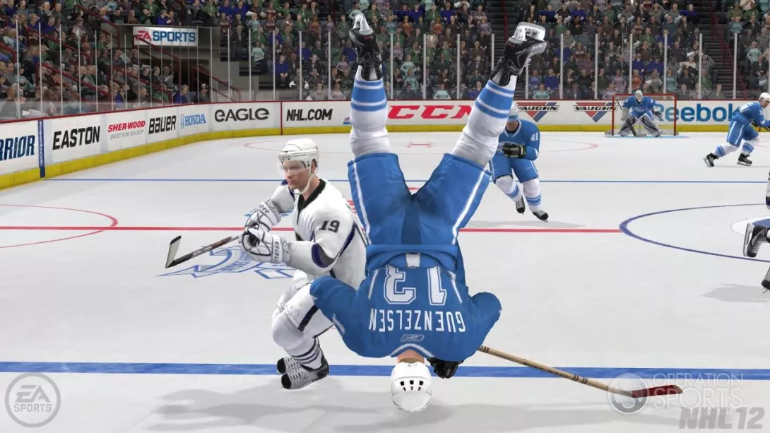 NHL 12, pelaaja pää alaspäin