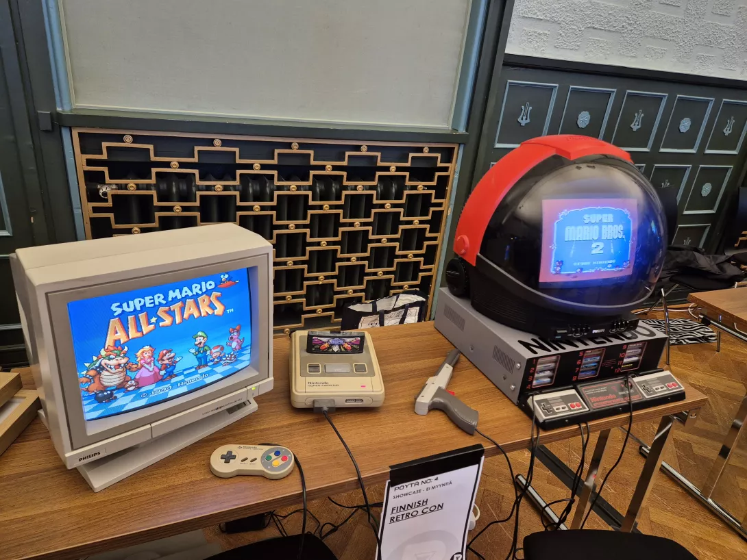 Finnish Retro Con – Mario All-Stars ja M82-demoyksikkö pömpelin kera