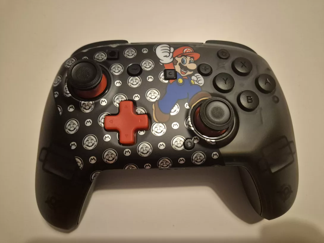 Turtle Beach - Rematch Wireless Super Mario Jump – Ohjain pöydällä
