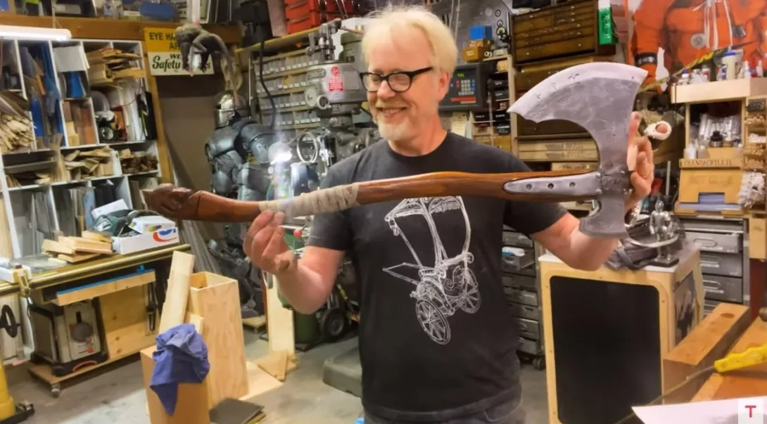 Adam Savage Leviathan-kirves axe