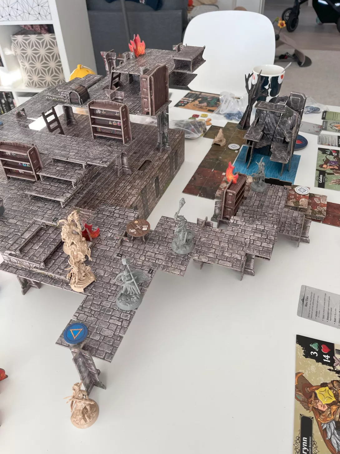 Descent Betrayer's War kenttä