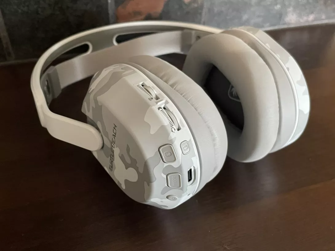 Turtle Beach Stealth 500 kuulokkeet ja napit