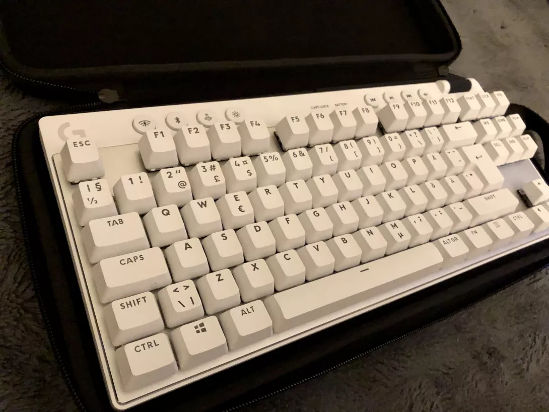 Logitech G PRO X TKL LIGHTSPEED näppis.jpg