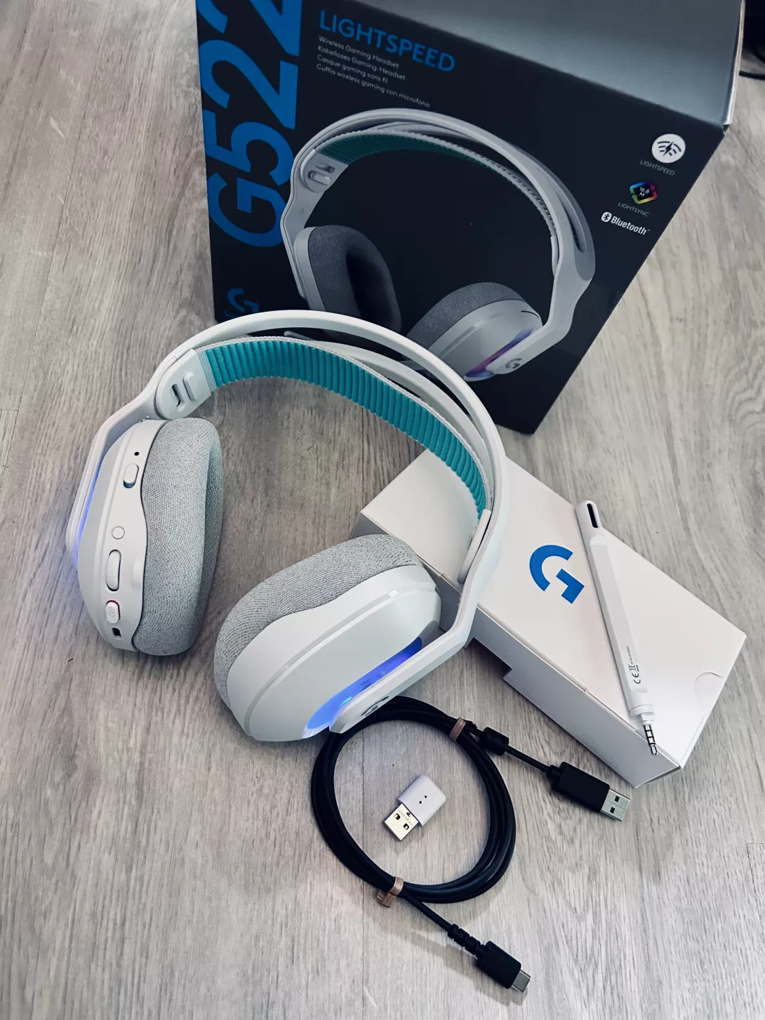 Logitech G522 Lightspeed koko paketti.jpeg