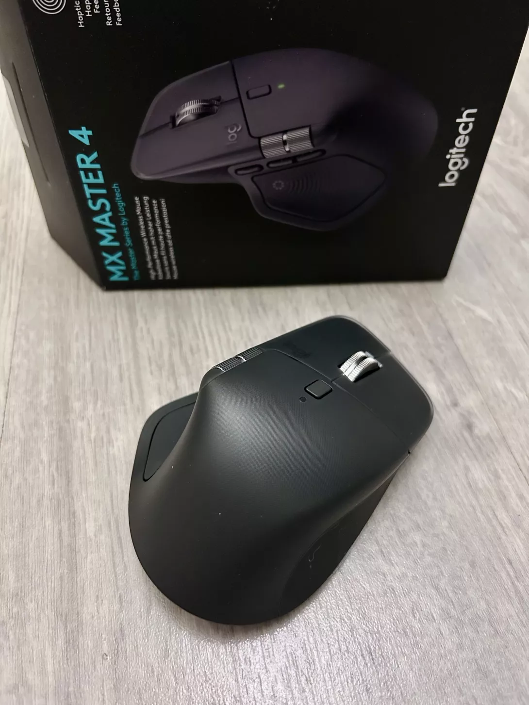 Logitech MX Master 4 hiiri ja paketti.jpeg