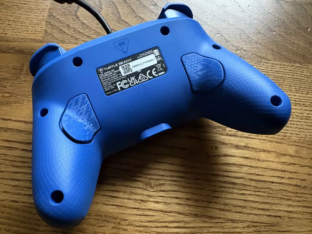 Nintendo Switch 2 Afterglow Wave Wired Controller näkymä takaa
