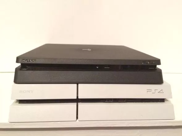 PlayStation 4 Slim