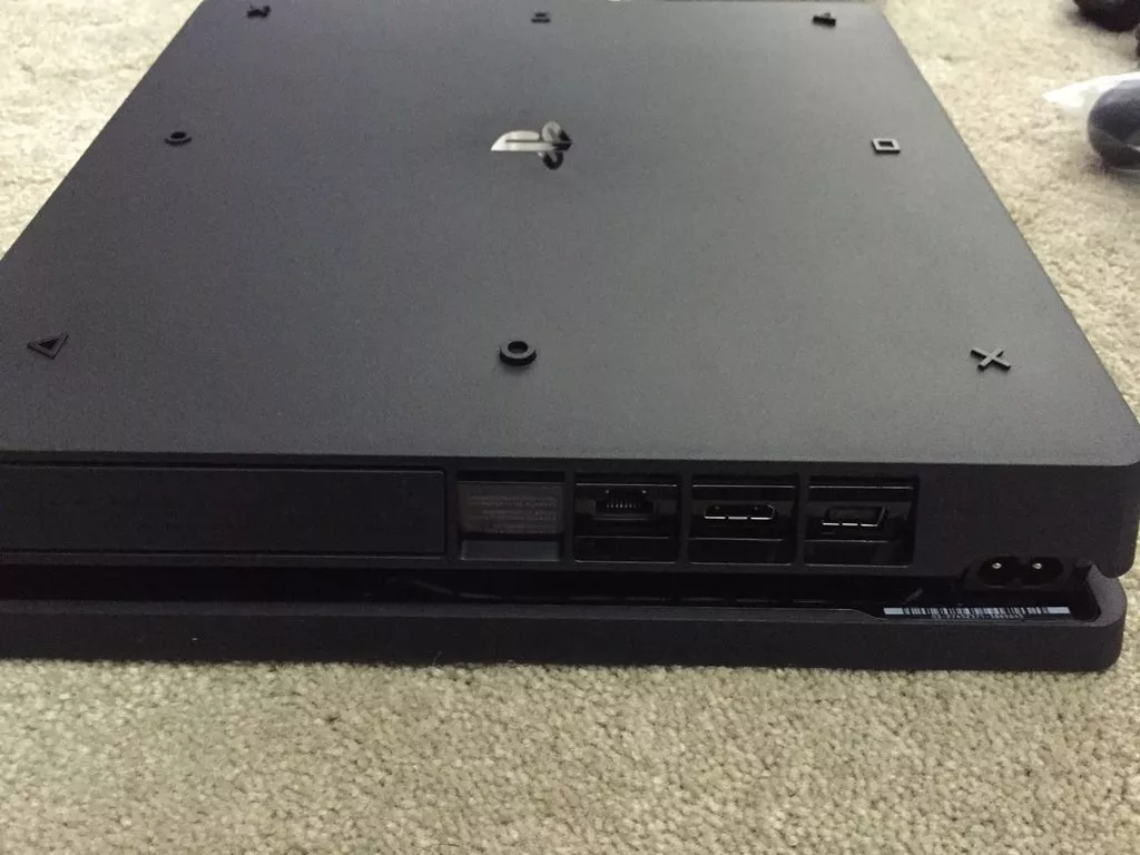 PS 4 Slim