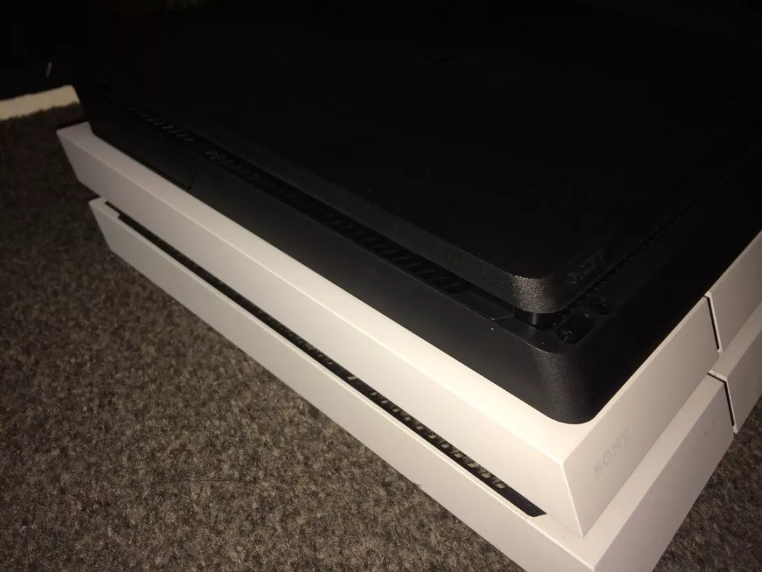 PS 4 Slim