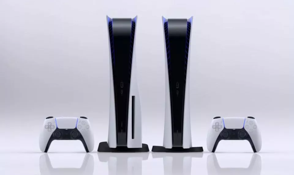PS5 molemmat.jpg