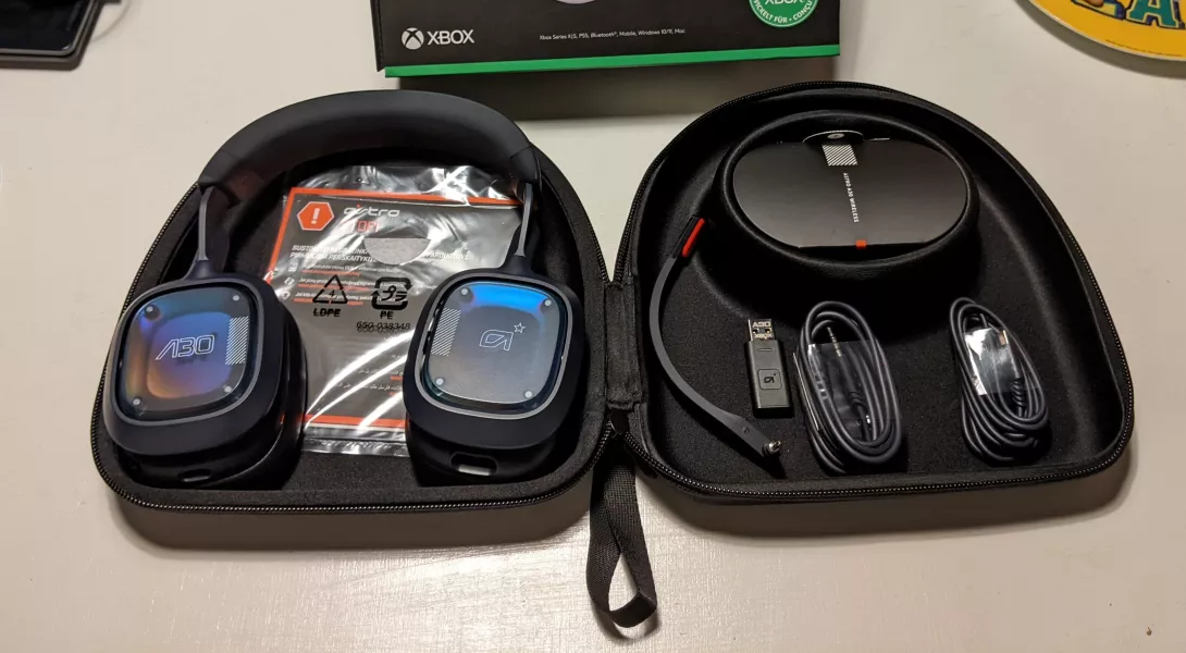 Logitech Astro A30: Kansi