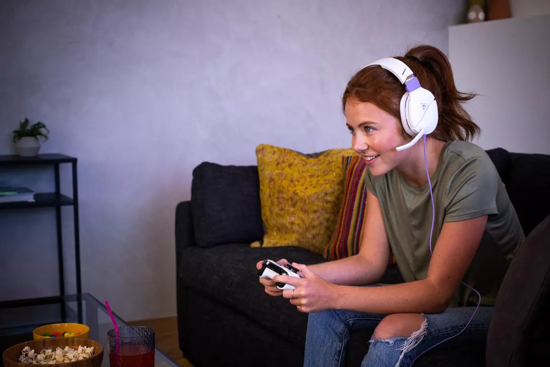 RECON SPARK_HEADSET_LIFESTYLE1.jpg