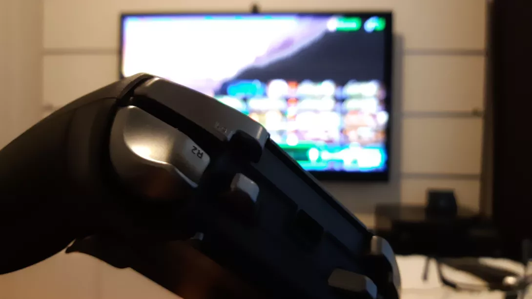 Razer Raiju Ultimate - Enemmän olkapäänappeja